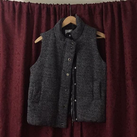 Ara Vest - Picture 2 of 8